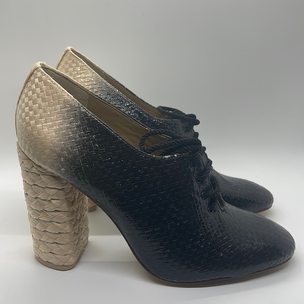 Tory Burch black and beige two tone leather heels Size 8.5M